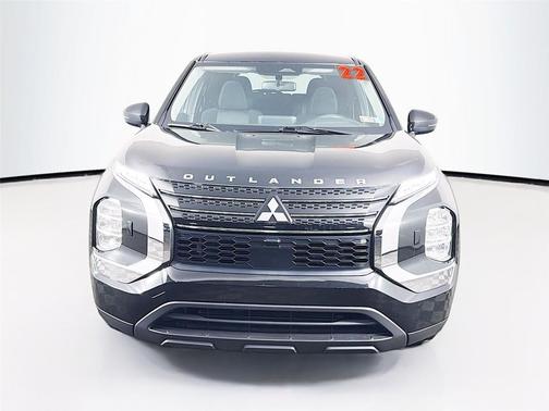 Black Diamond 2022 Mitsubishi Outlander ES S-AWC