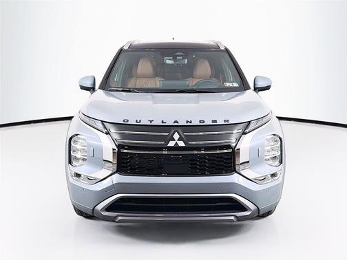 Moonstone Gray Metallic W/ Black Roof 2026 Mitsubishi Outlander SEL S-AWC