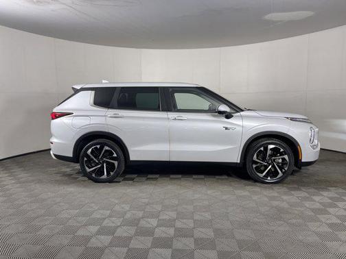 2023 Mitsubishi Outlander PHEV SE S-AWC