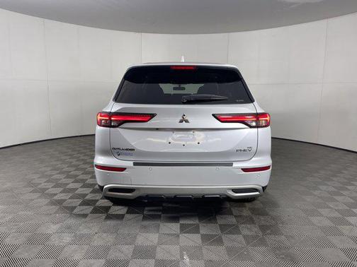 2023 Mitsubishi Outlander PHEV SE S-AWC