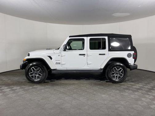 2024 Jeep Wrangler 4-Door Sahara 4x4
