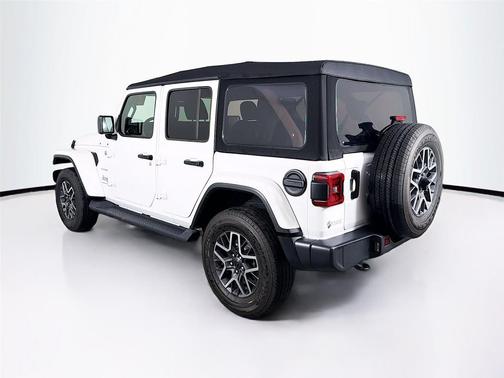 2024 Jeep Wrangler 4-Door Sahara 4x4
