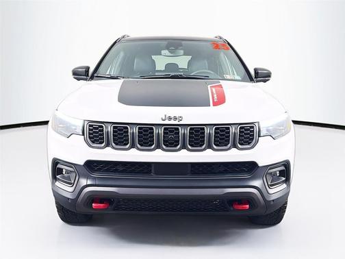 Bright White Clearcoat 2025 Jeep Compass Trailhawk