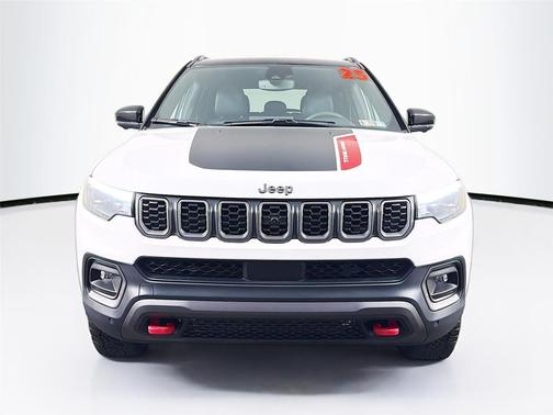 Bright White Clearcoat 2025 Jeep Compass Trailhawk