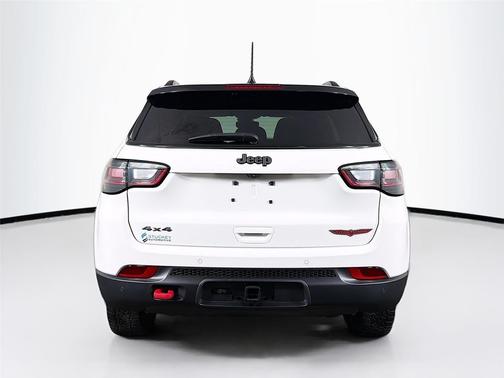 Bright White Clearcoat 2025 Jeep Compass Trailhawk
