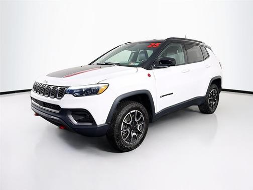 Bright White Clearcoat 2025 Jeep Compass Trailhawk
