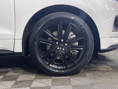 2022 Ford Edge ST Line