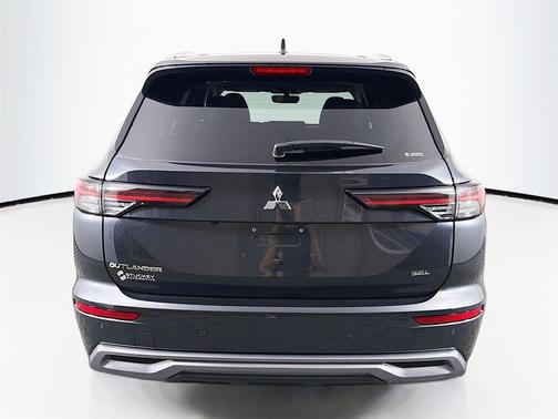 Graphite Gray 2026 Mitsubishi Outlander SEL S-AWC