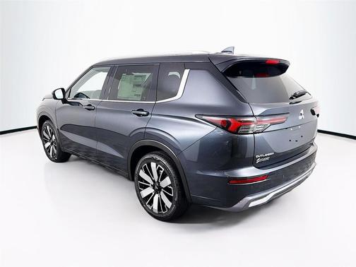 Graphite Gray 2026 Mitsubishi Outlander SEL S-AWC