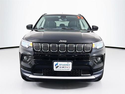 Diamond Black Crystal Pearlcoat 2022 Jeep Compass Limited