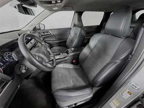 Alloy Silver Metallic 2025 Mitsubishi Outlander SE S-AWC
