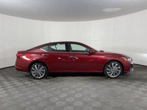 2025 Nissan Altima SL AWD