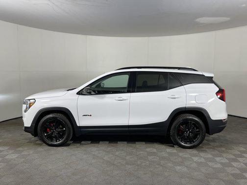 2024 GMC Terrain AWD AT4