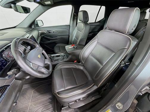Sterling Gray Metallic 2023 Chevrolet Traverse Premier