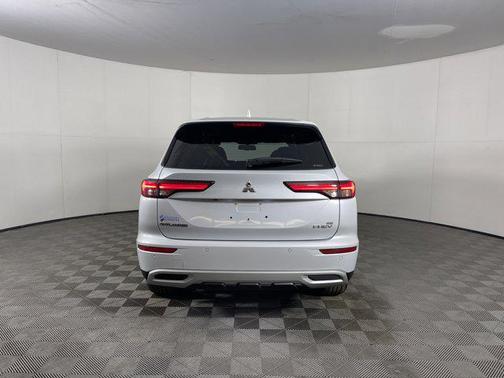 2024 Mitsubishi Outlander PHEV SE S-AWC