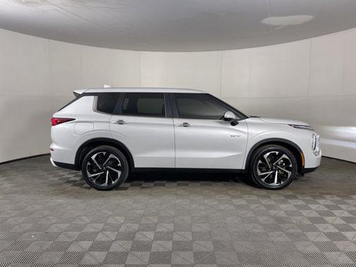 2024 Mitsubishi Outlander PHEV SE S-AWC