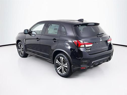 Labrador Black Pearl 2026 Mitsubishi Outlander Sport 2.0 ES