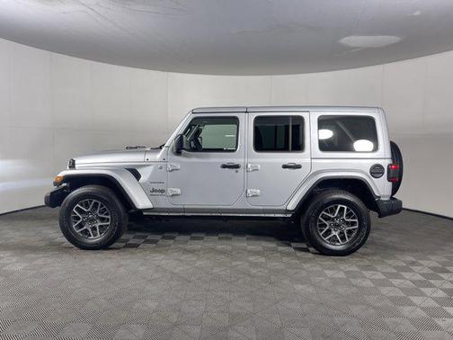 2024 Jeep Wrangler 4-Door Sahara 4x4