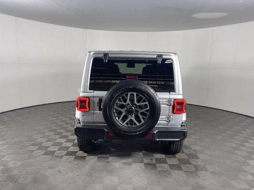 2024 Jeep Wrangler 4-Door Sahara 4x4