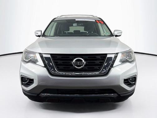 Brilliant Silver Metallic 2019 Nissan Pathfinder SV