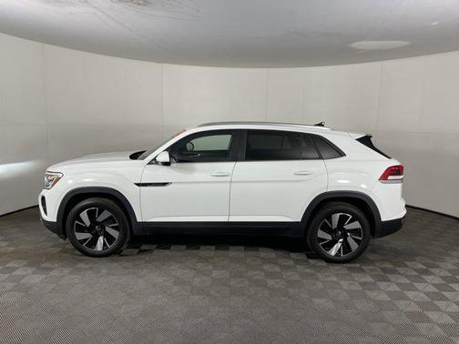 2025 Volkswagen Atlas Cross Sport 2.0T SE w/Technology 4MOTION