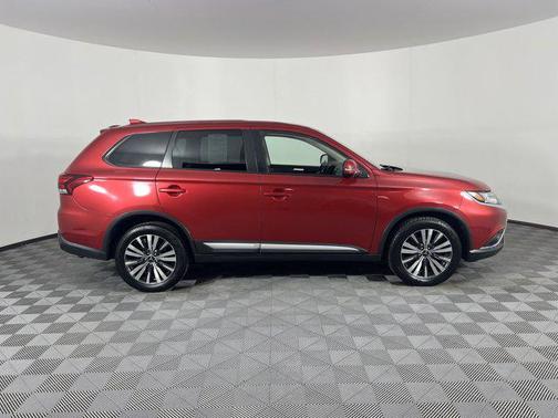 2019 Mitsubishi Outlander SE
