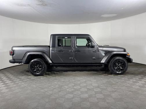 2022 Jeep Gladiator Sport S