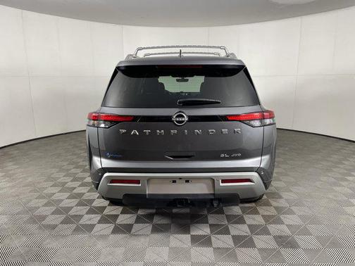 2023 Nissan Pathfinder SL 4WD