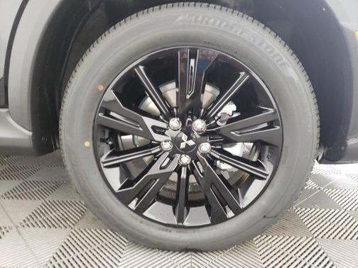 2026 Mitsubishi Eclipse Cross LE