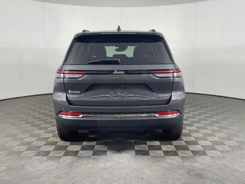 2022 Jeep Grand Cherokee Laredo