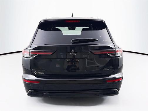 Black Diamond 2026 Mitsubishi Outlander SE S-AWC