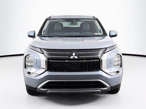Moonstone Gray Metallic 2026 Mitsubishi Outlander SE 1.5T S-AWC