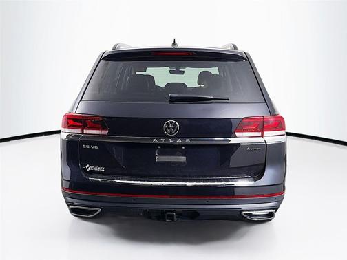 Deep Black Pearl 2023 Volkswagen Atlas 3.6L SE w/Technology