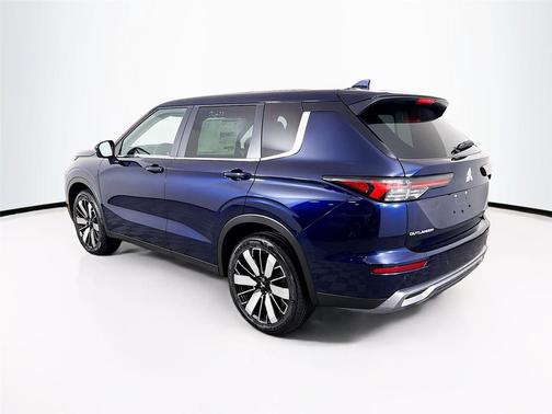 Cosmic Blue Metallic 2026 Mitsubishi Outlander SE 1.5T S-AWC