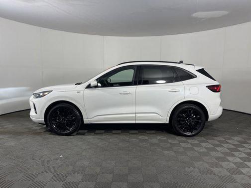 2023 Ford Escape ST-Line Elite