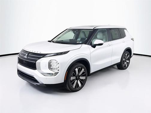 White Diamond 2026 Mitsubishi Outlander SE S-AWC