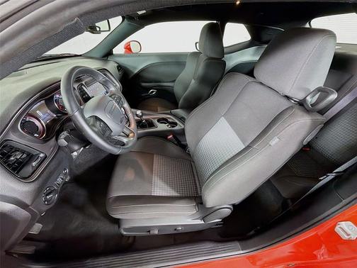 Go Mango 2023 Dodge Challenger R/T