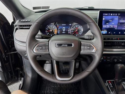 Diamond Black Crystal Pearlcoat 2024 Jeep Compass Latitude Lux