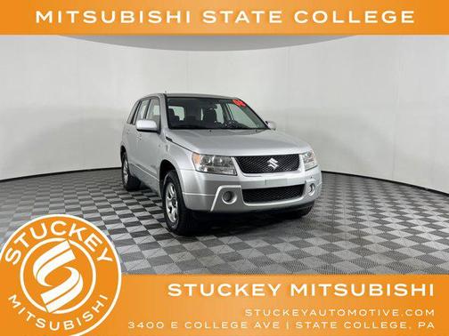 2008 Suzuki Grand Vitara w/Spare & Cargo Covers