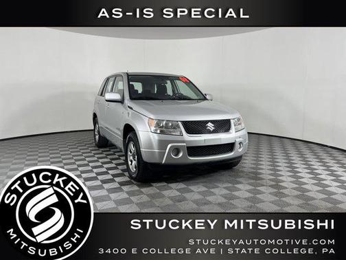 2008 Suzuki Grand Vitara w/Spare & Cargo Covers