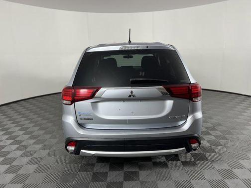 2016 Mitsubishi Outlander ES