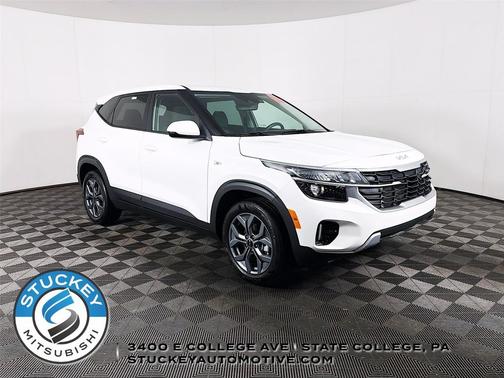 Snow White Pearl 2026 Kia Seltos LX