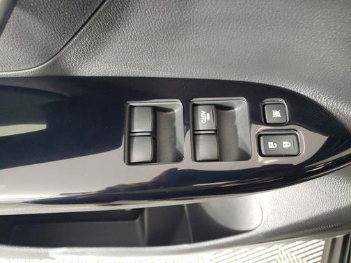 2025 Mitsubishi Eclipse Cross LE