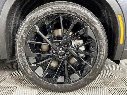 2025 Mitsubishi Outlander PHEV SEL