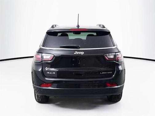 Diamond Black Crystal Pearlcoat 2025 Jeep Compass Limited