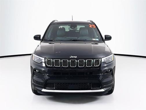 Diamond Black Crystal Pearlcoat 2025 Jeep Compass Limited