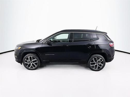Diamond Black Crystal Pearlcoat 2025 Jeep Compass Limited