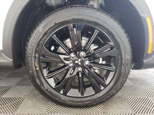 2025 Mitsubishi Eclipse Cross LE