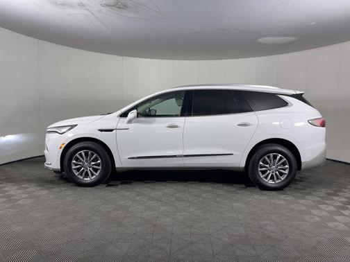 2023 Buick Enclave Essence AWD