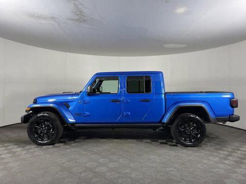 2024 Jeep Gladiator Nighthawk
